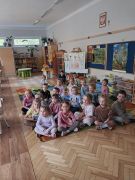 Oglądanie filmu edukacyjnego