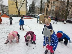 Zabawy ze śniegiem 